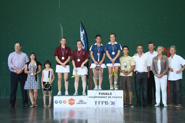 podium_CDF_frontenis_juniors_F_24062012.jpg